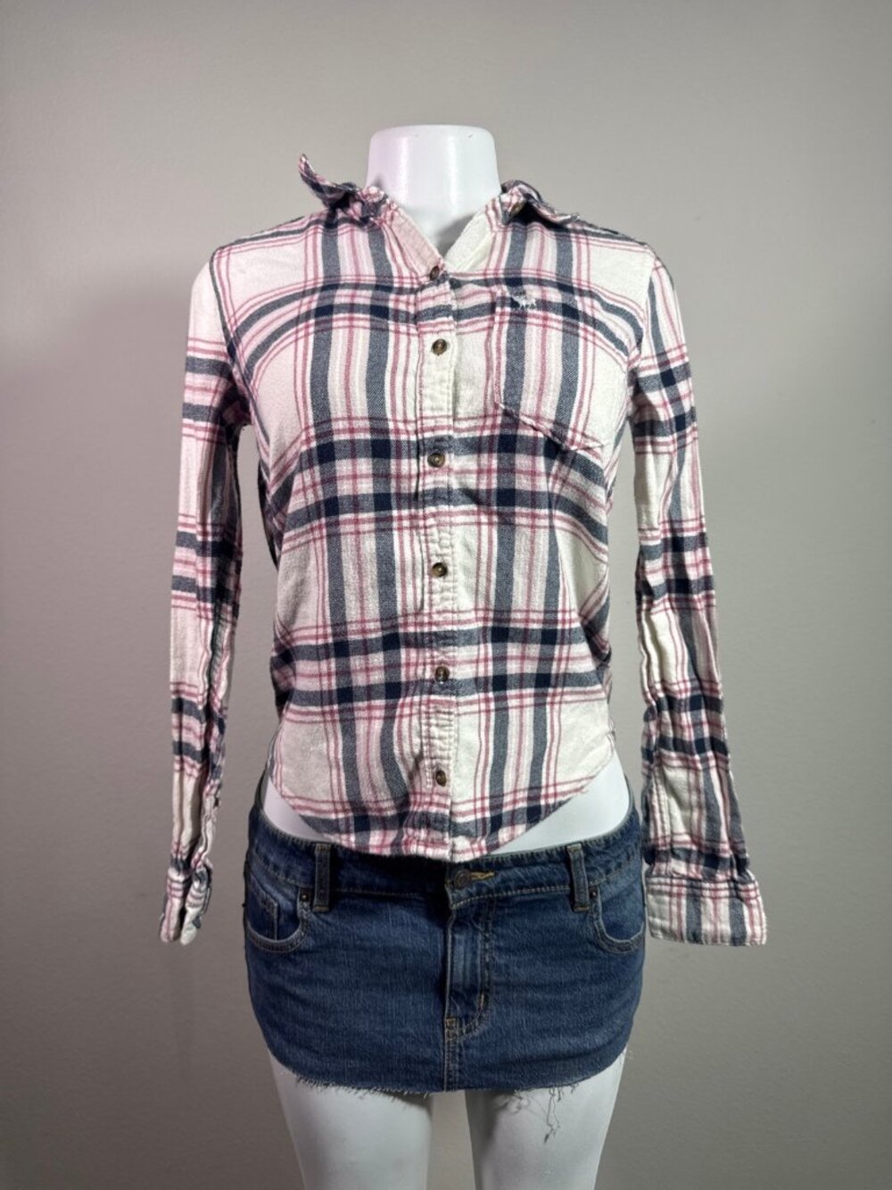 Y2K Abercrombie & Fitch plaid flannel button up shirt – Women's Used Clothing